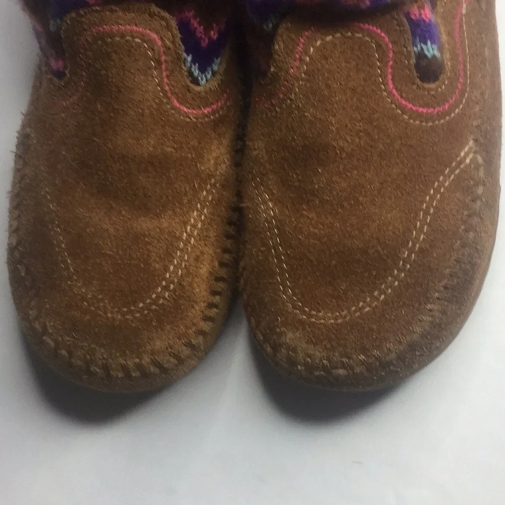 Minnetonka moccasin bootie ankle Zip brown